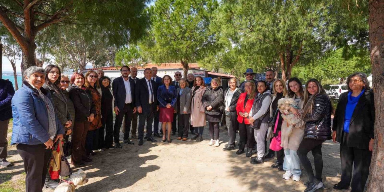 Başkan Gençay vatandaşlarla bayramlaştı