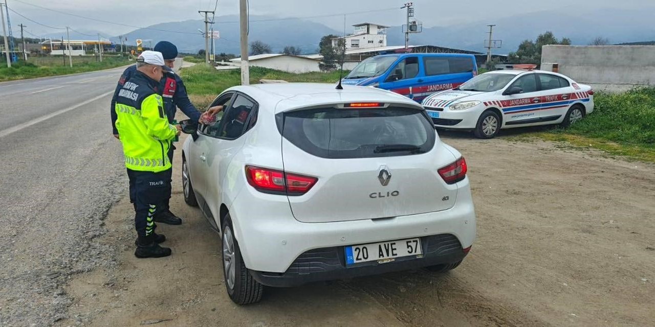 Karacasu’da bayramda trafik ekipleri sahada