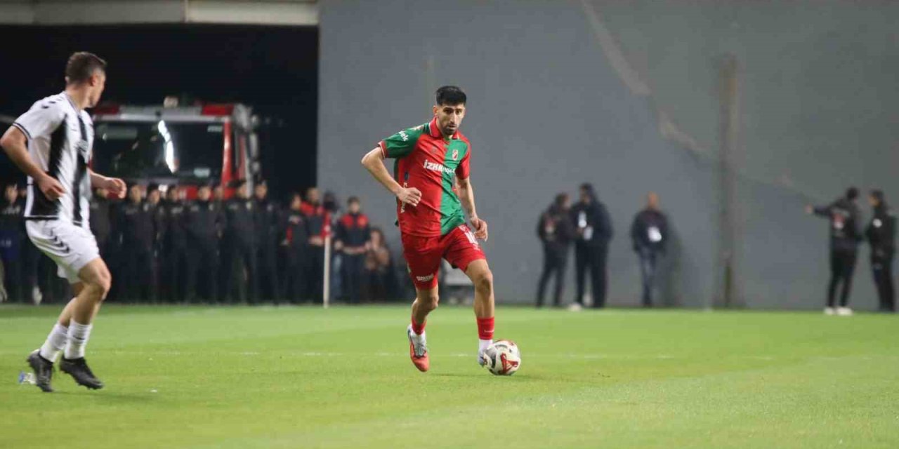 Karşıyaka’da Erhan Öztürk, 7 gollük katkıyla döndü