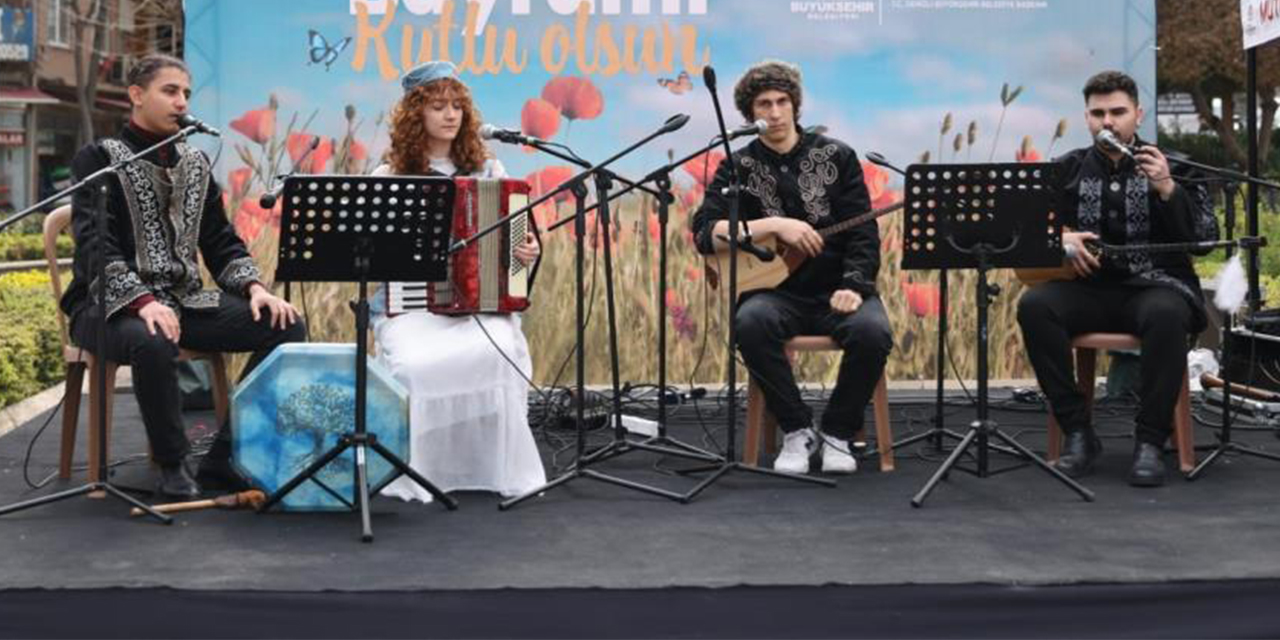 Denizli’de Nevruz renkli görüntülere sahne oldu