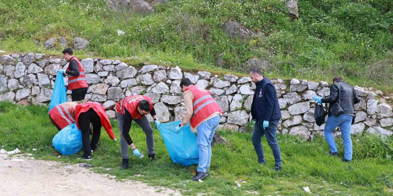 Şehzadeler Belediyesinden Spil’de anlamlı temizlik