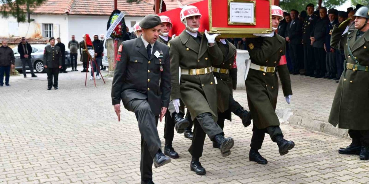 Alaşehirli Kıbrıs Gazisi son yolculuğuna uğurlandı