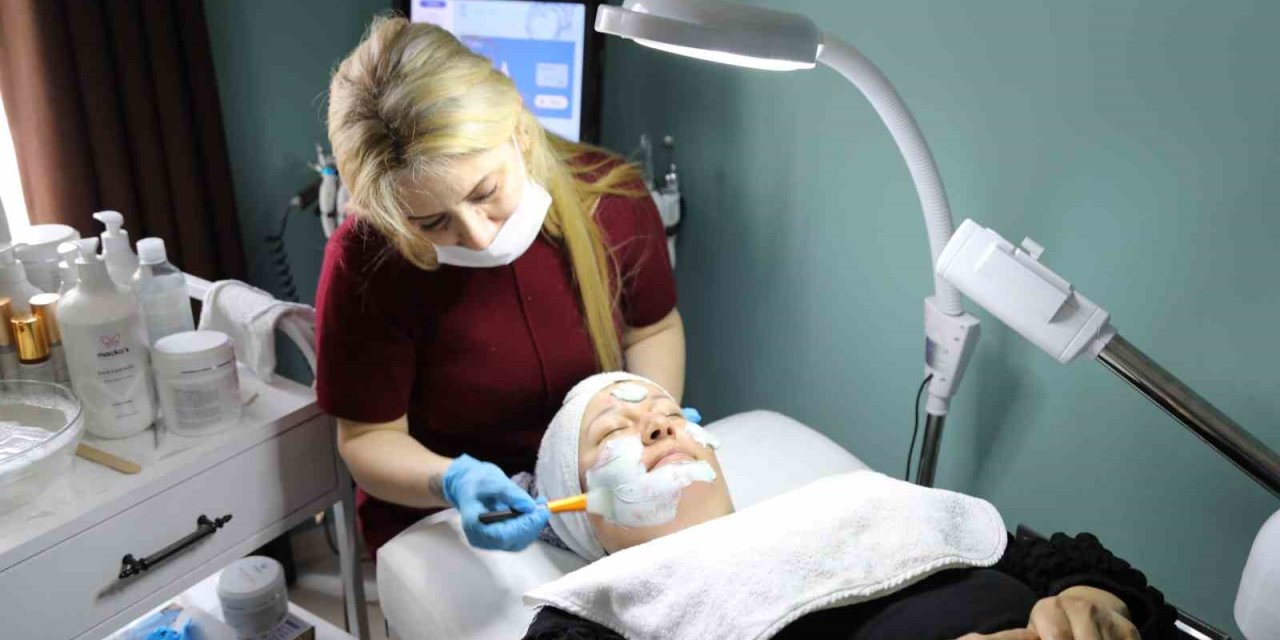 Marmaris’te kadın saha personeline ücretsiz cilt bakımı