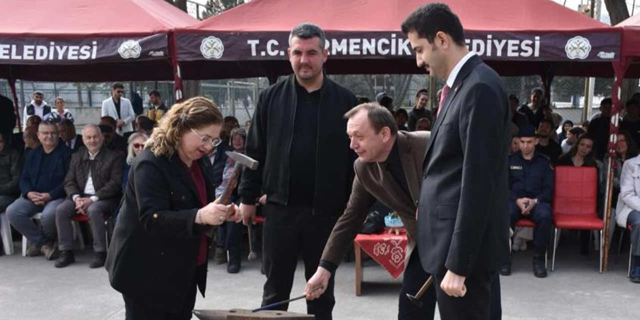 Germencik’te nevruz coşkusu: Ateşten atladılar, demir dövdüler