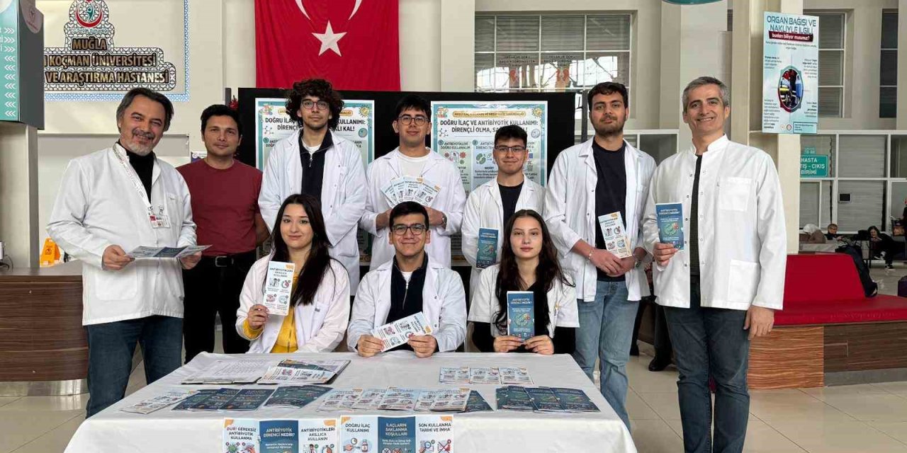 Tıp Fakültesi öğrencileri antibiyotik kullanımı hakkında bilgilendirdi
