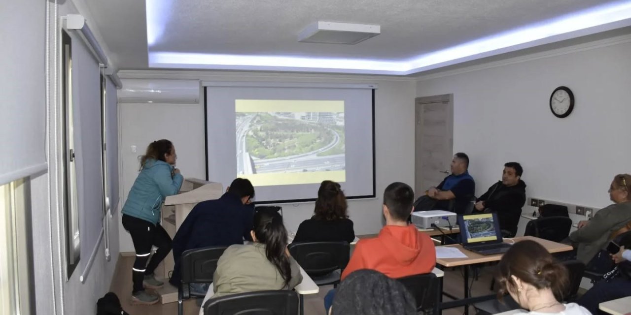 Köyceğiz Meslek Yüksekokulu’nda ‘Tıbbi Aromatik Bitkilerin Peyzajda Kullanımı’ semineri