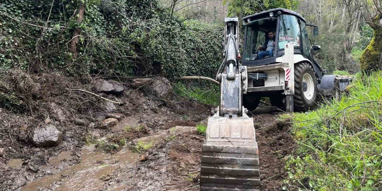 Efeler Belediyesi yol çalışmalarını sürdürüyor