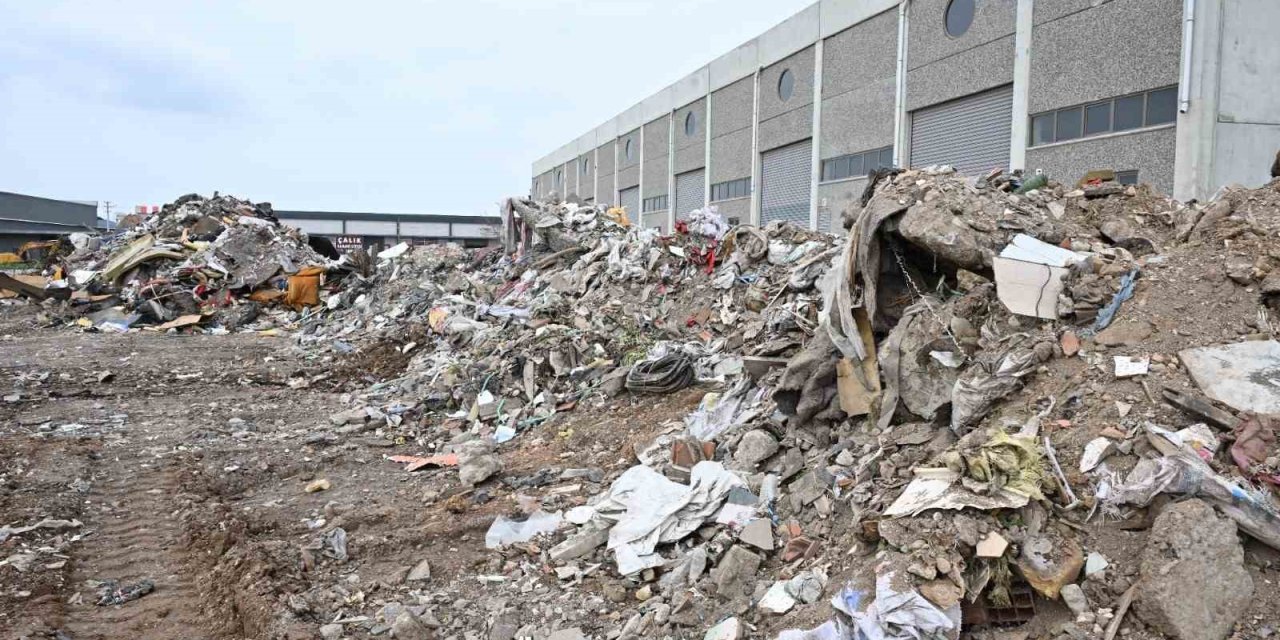 Manisa Büyükşehir’den kaçak atıklara sıfır tolerans