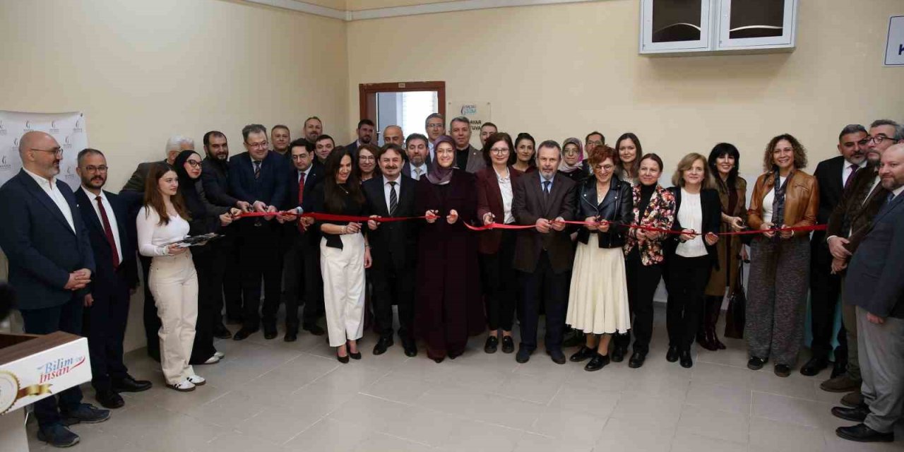 MCBÜSEM’de yeni bilgisayar laboratuvarı hizmete açıldı