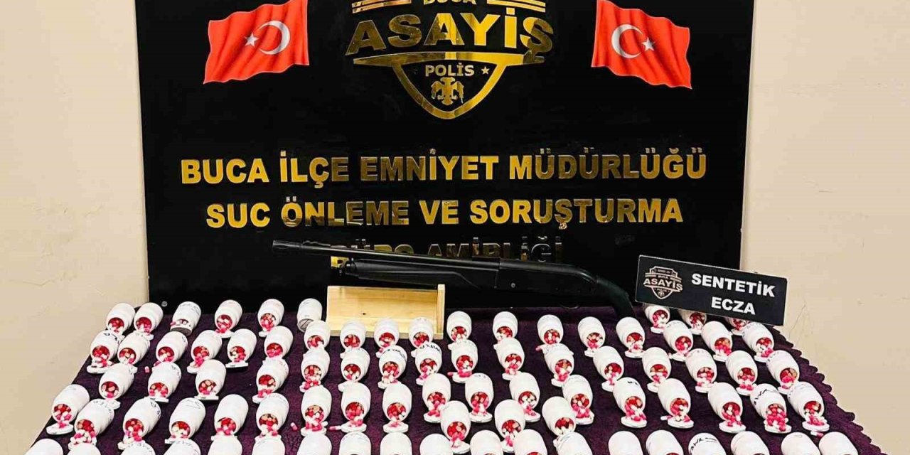 İzmir’de 5 bine yakın uyuşturucu hap ele geçirildi