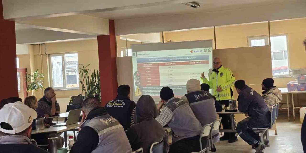 Fabrika çalışanlarına güvenlik trafik eğitimi