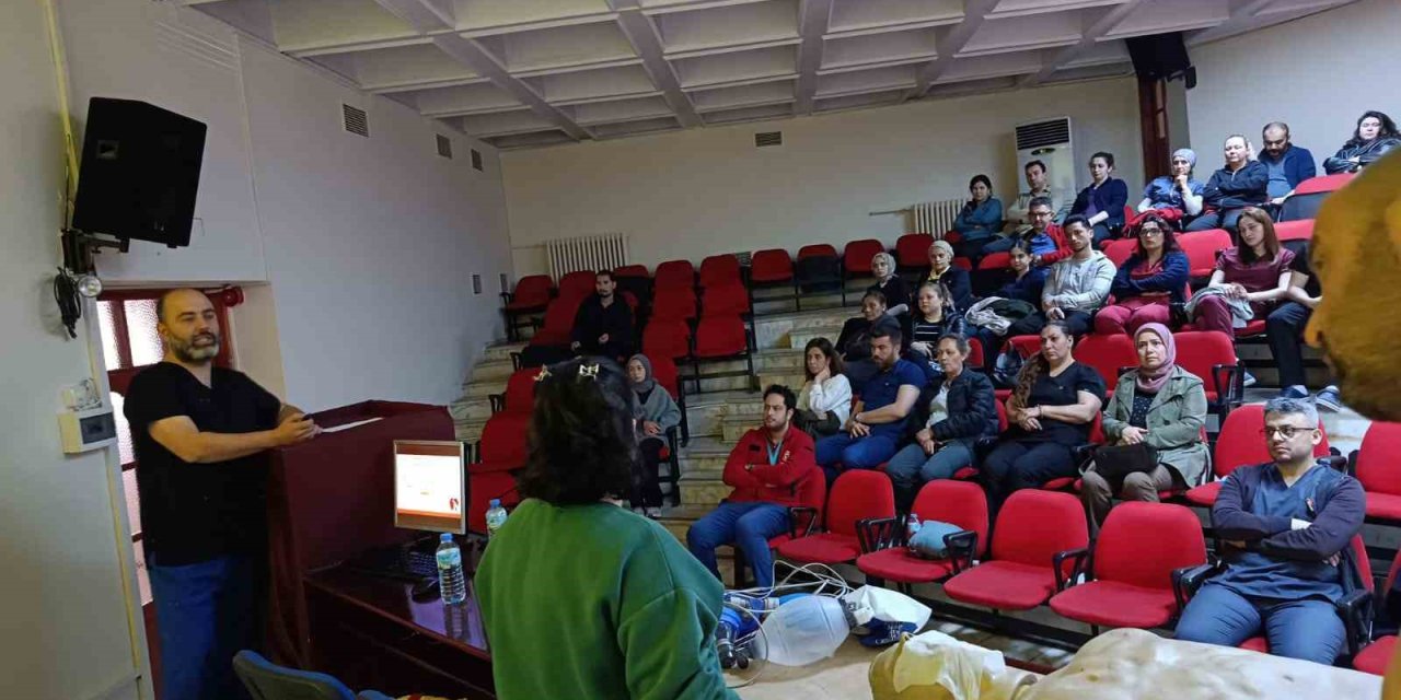 Aydın Devlet Hastanesi’nde personele acil durum ve afet eğitimi verildi