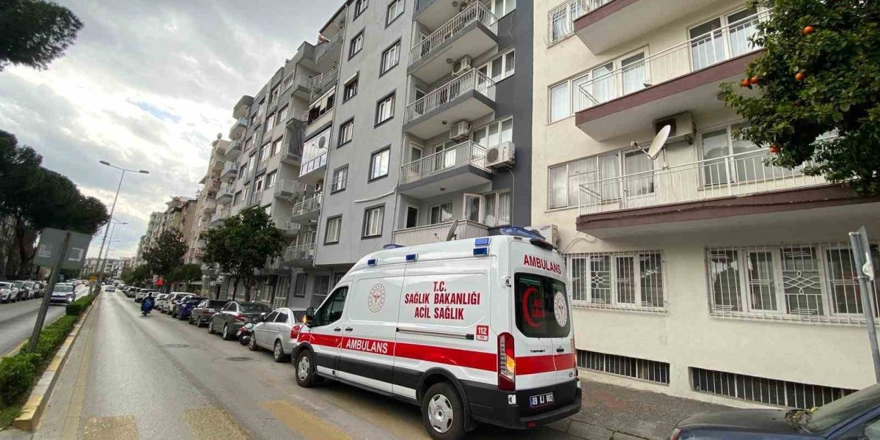 Yakınlarının haber alamadığı yaşlı kadın balkonda bulundu