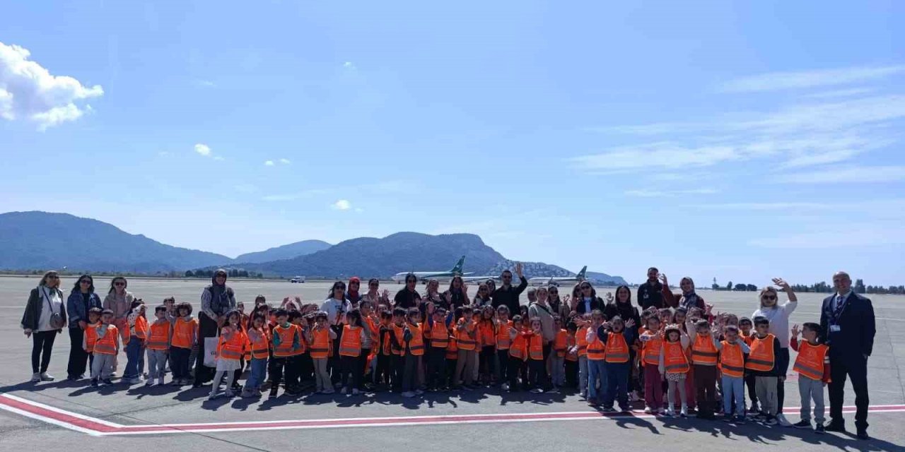 Köyceğiz Anaokulu öğrencileri Dalaman Havalimanı’nı gezdi