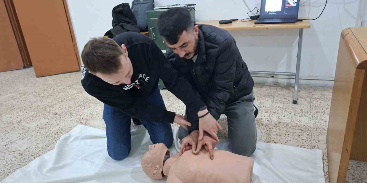 Gördes’te STK’lara yönelik ‘hayat kurtaran’ eğitimler başladı