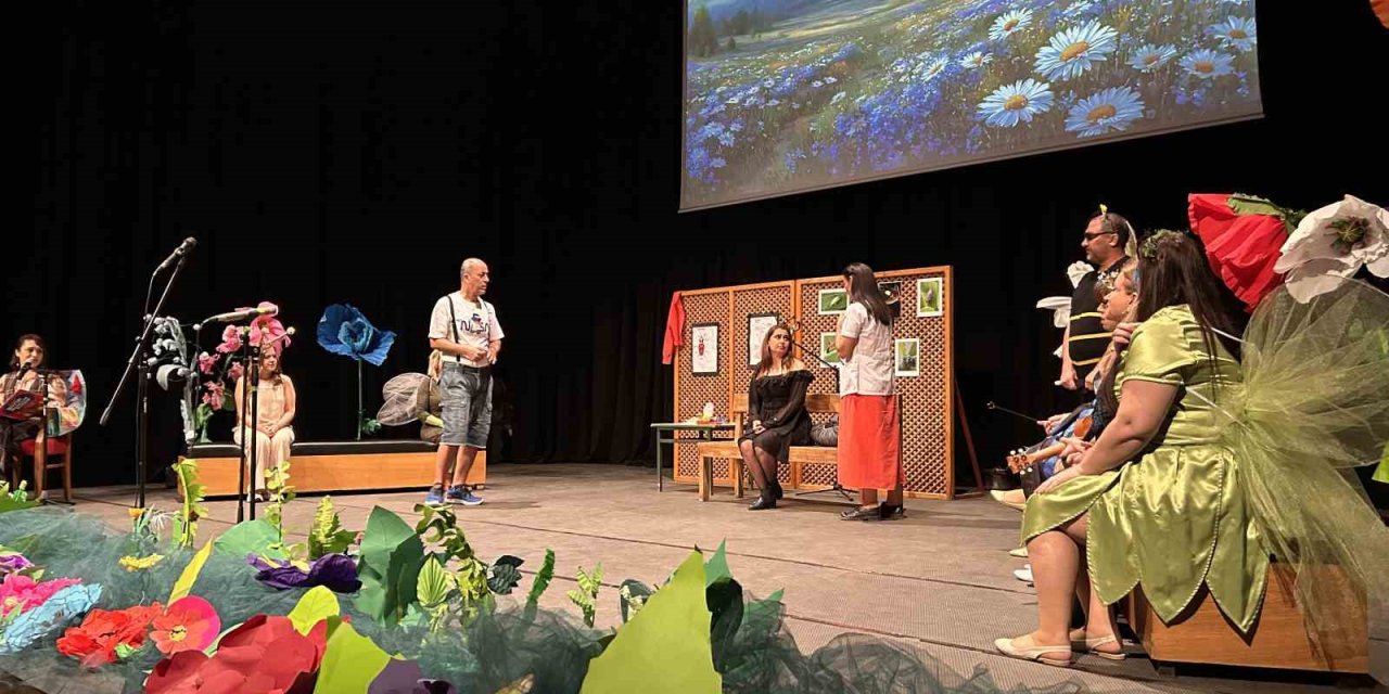 Bergama’da ’Tiyatro Günleri’ büyük ilgi gördü