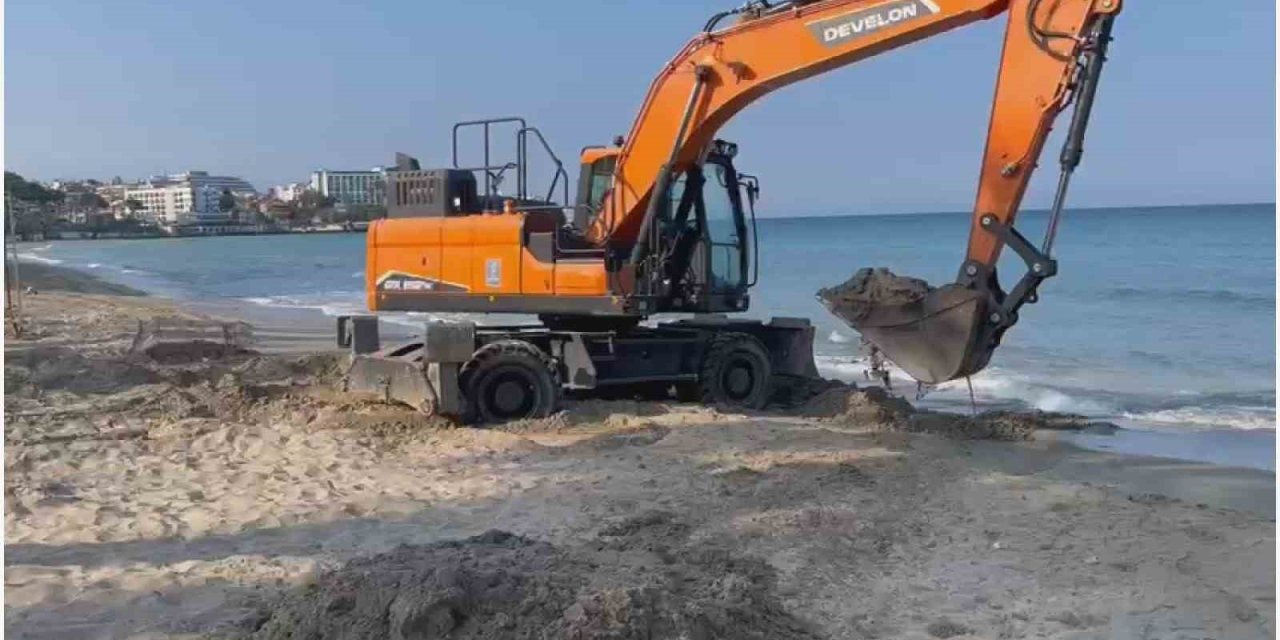 Kuşadası’nın dünyaca ünlü plajları turizm sezonuna hazırlanıyor