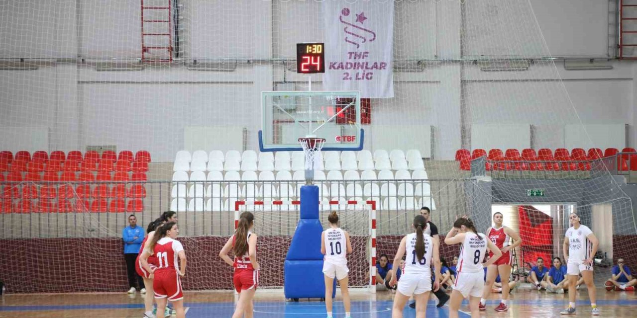 U18 Kızlar Basketbol Anadolu Şampiyonası Beyaz Grup Uşak’ta tamamlandı
