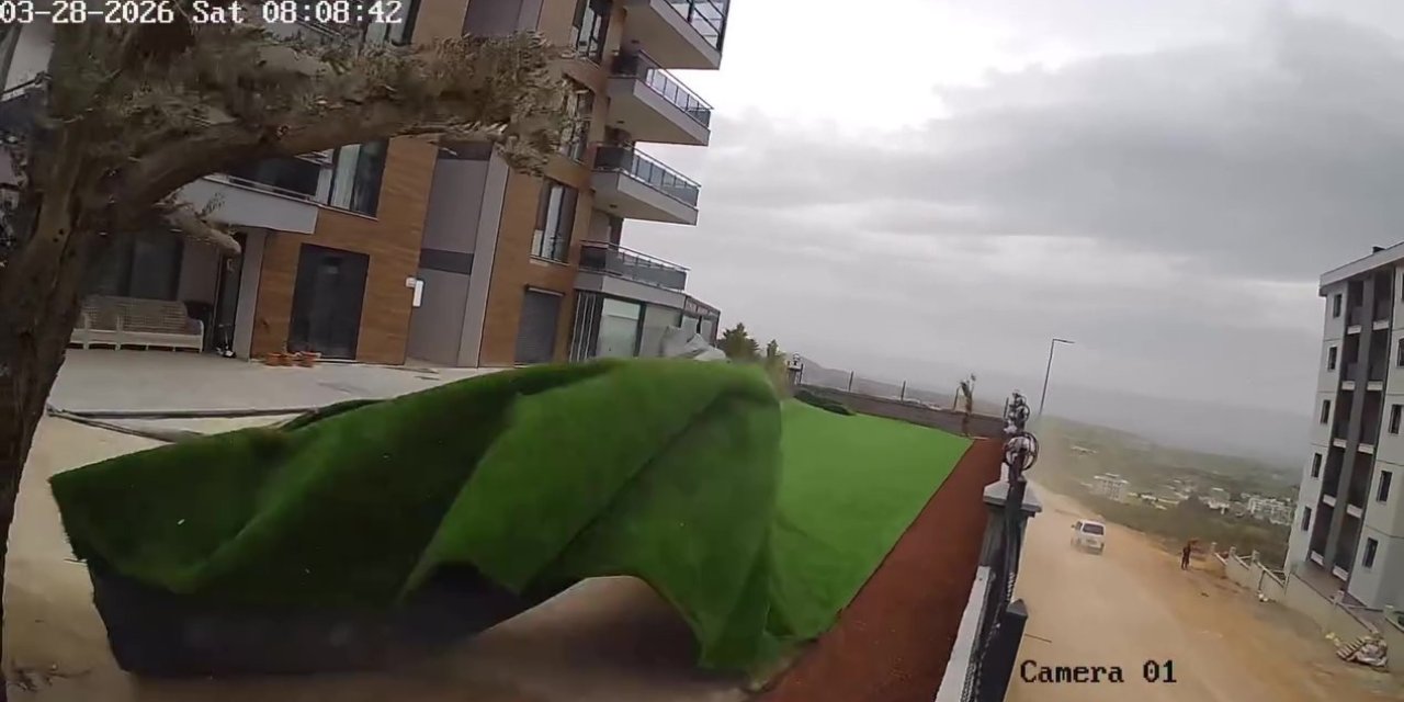 Denizli’deki fırtınadan Necati ve Saykolar grubunun bas gitaristi de etkilendi