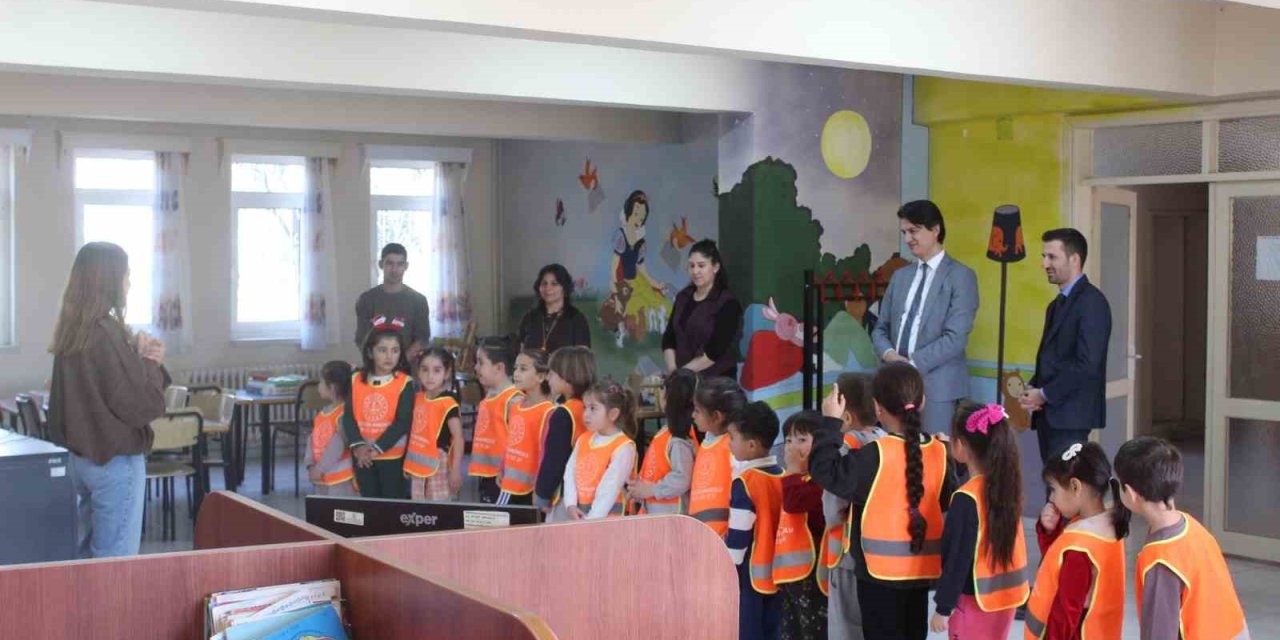 Köyceğiz’de minik kalpler kütüphane ile buluştu