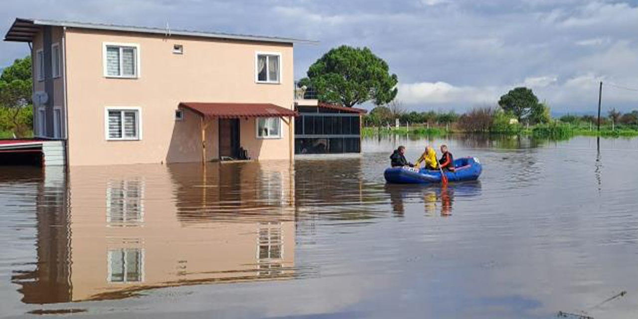 Söke’de sel alarmı: Evinde mahsur kalan vatandaş kurtarıldı