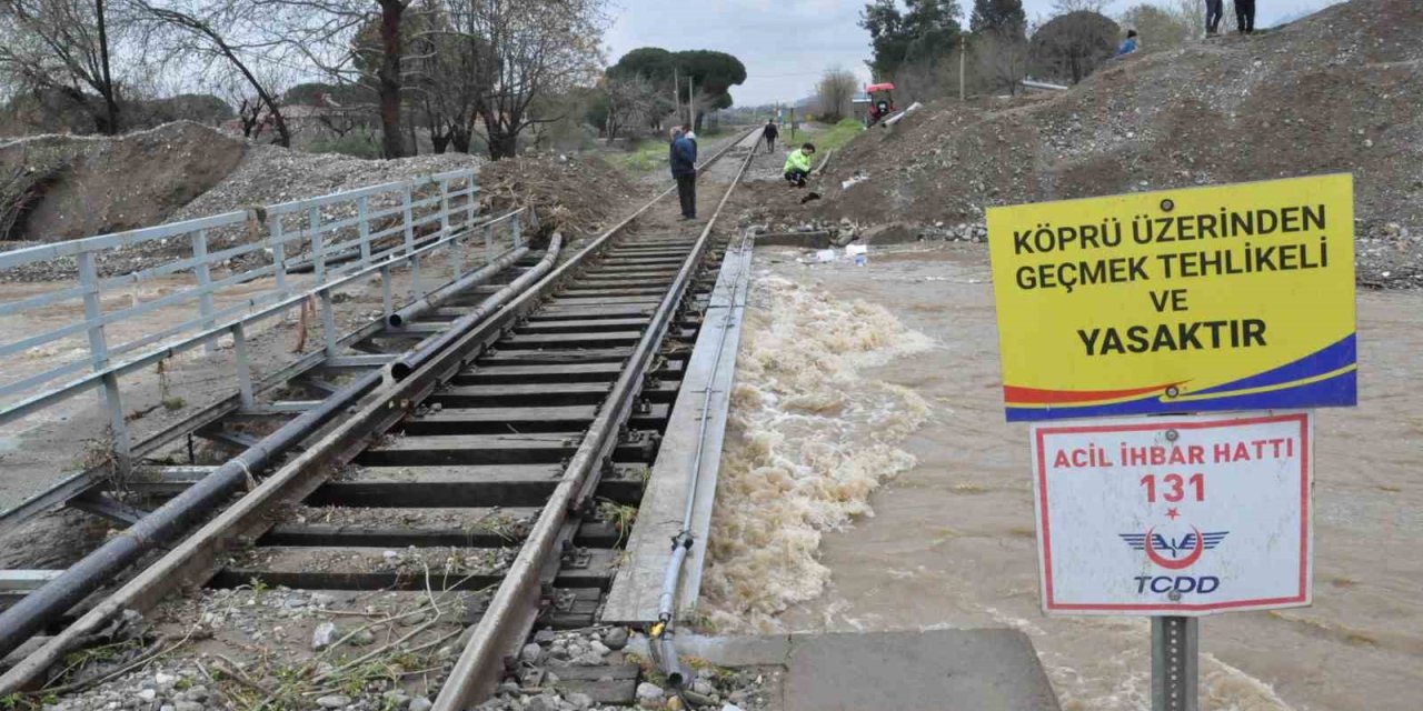 Manisa’nın Salihli ilçesi yağış felaketi yaşadı