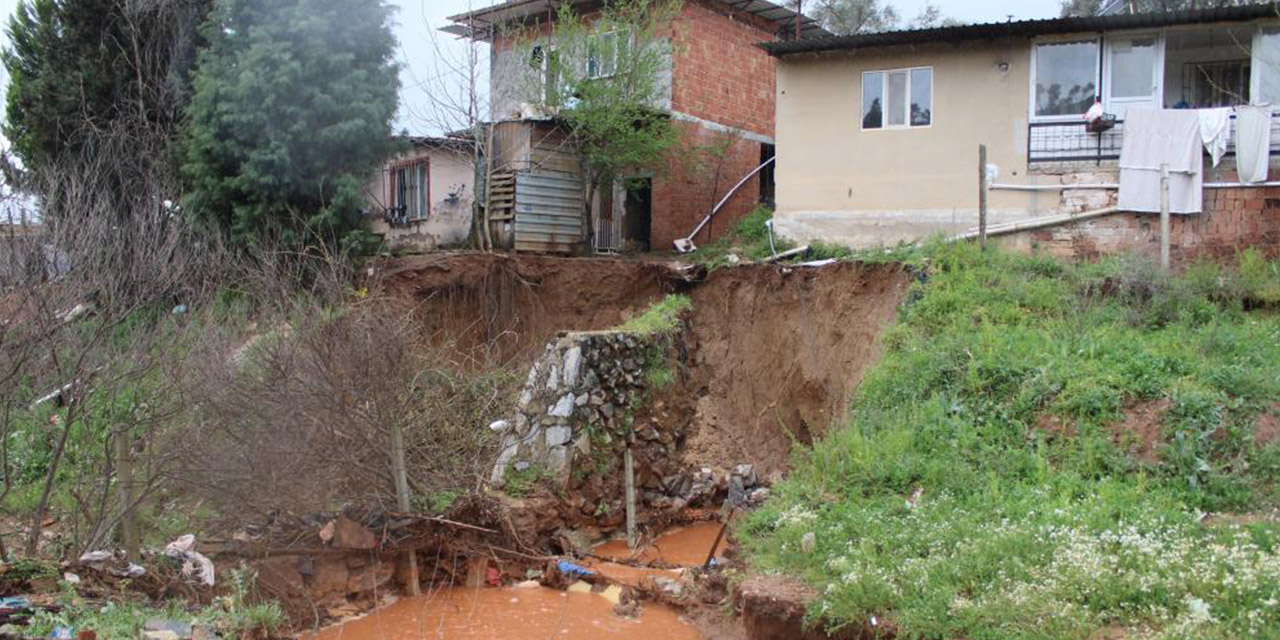 Efeler’de sel alarmı: Çakırlar Çayı taştı, evler tahliye edildi