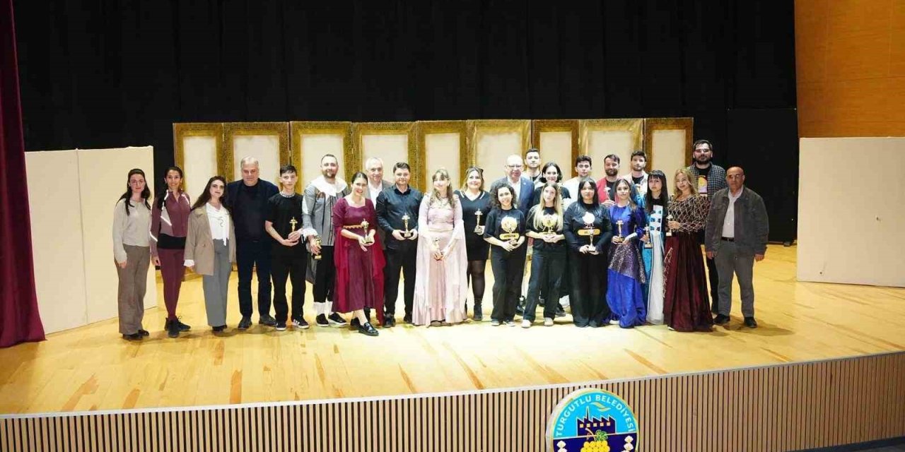 Turgutlu’da tiyatroya ve çocuk festivaline yoğun ilgi