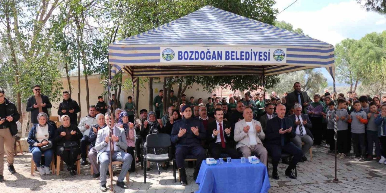 Kahraman öğretmen okulunda gözyaşları ile anıldı