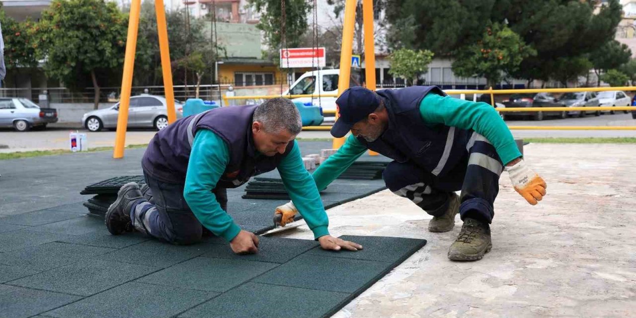Efeler Belediyesi’nden parklarda bakım ve onarım çalışması