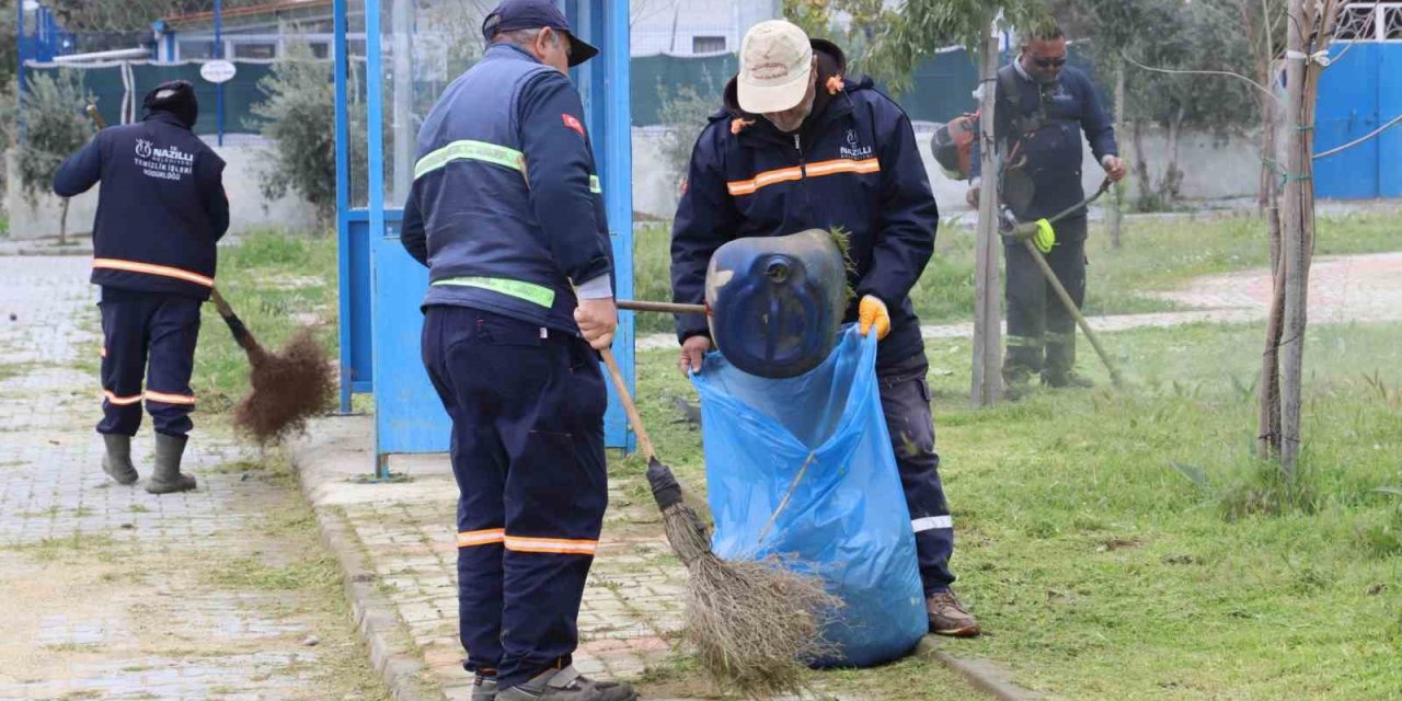Nazilli Belediyesi’nden Esenköy’de temizlik çalışması