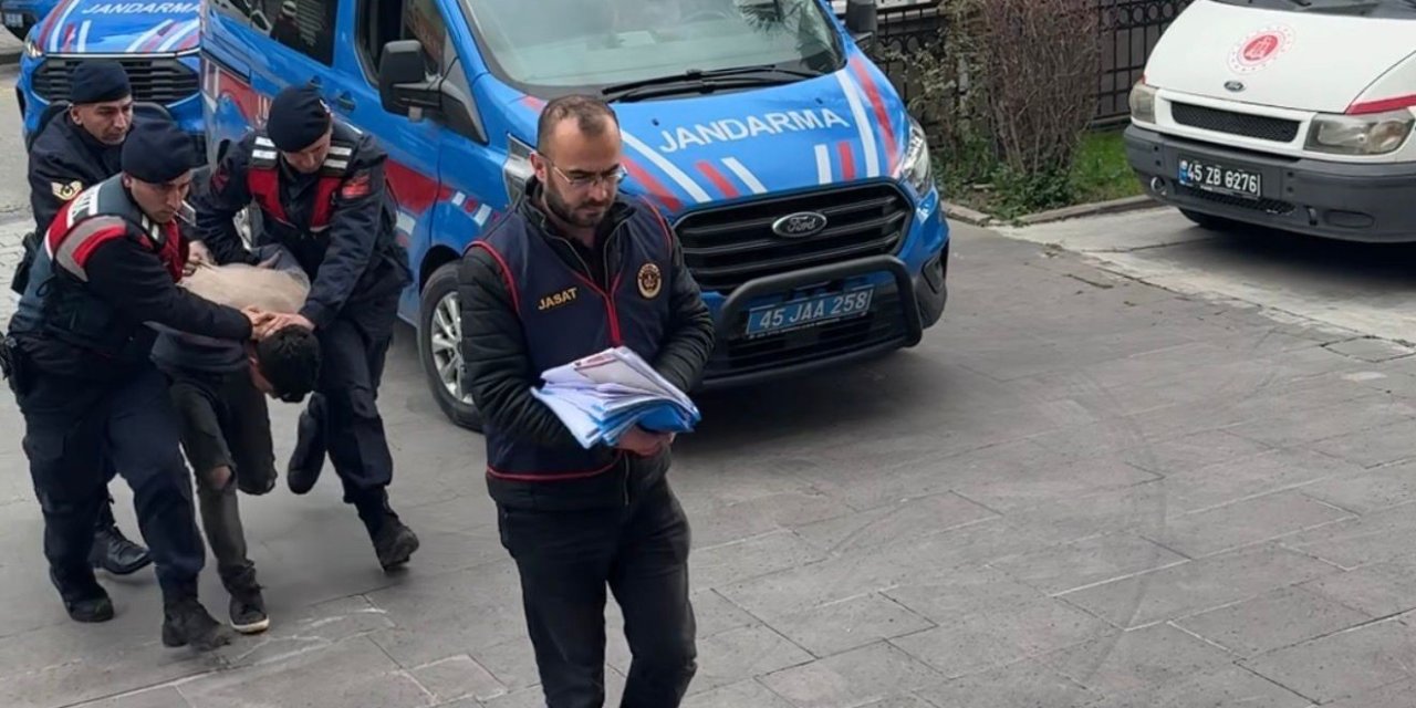 Manisa’da 4 aile ferdini öldüren şüpheli adliyeye sevk edildi