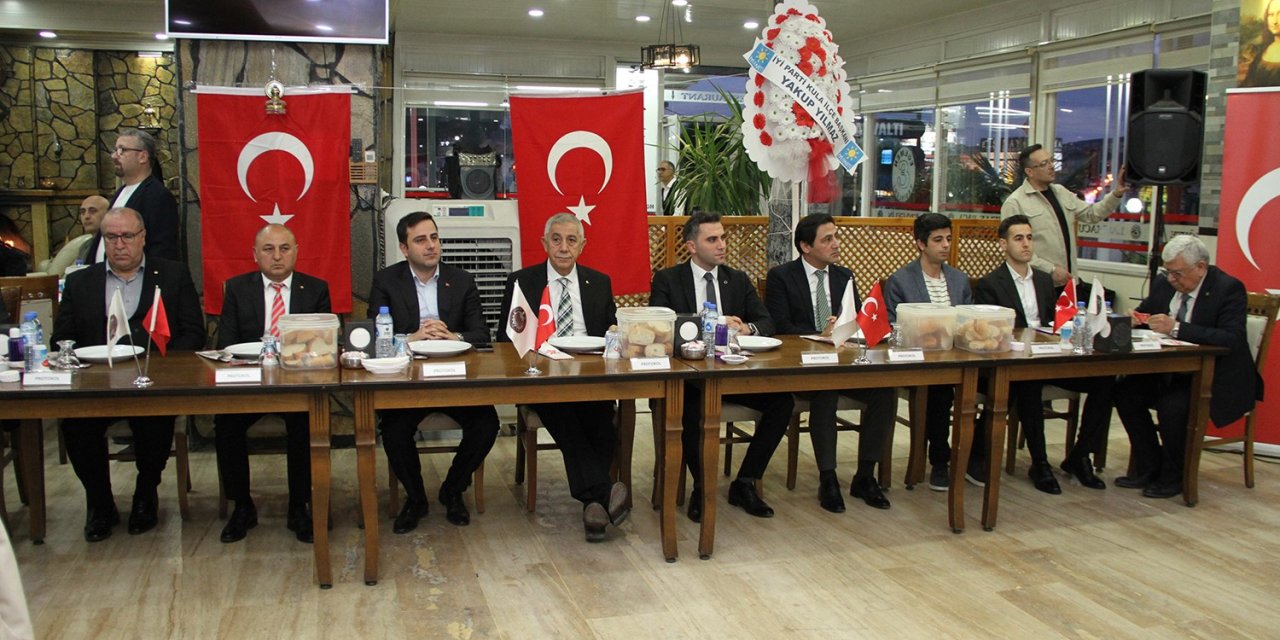 Kula ve Selendili iş insanlarına ödül