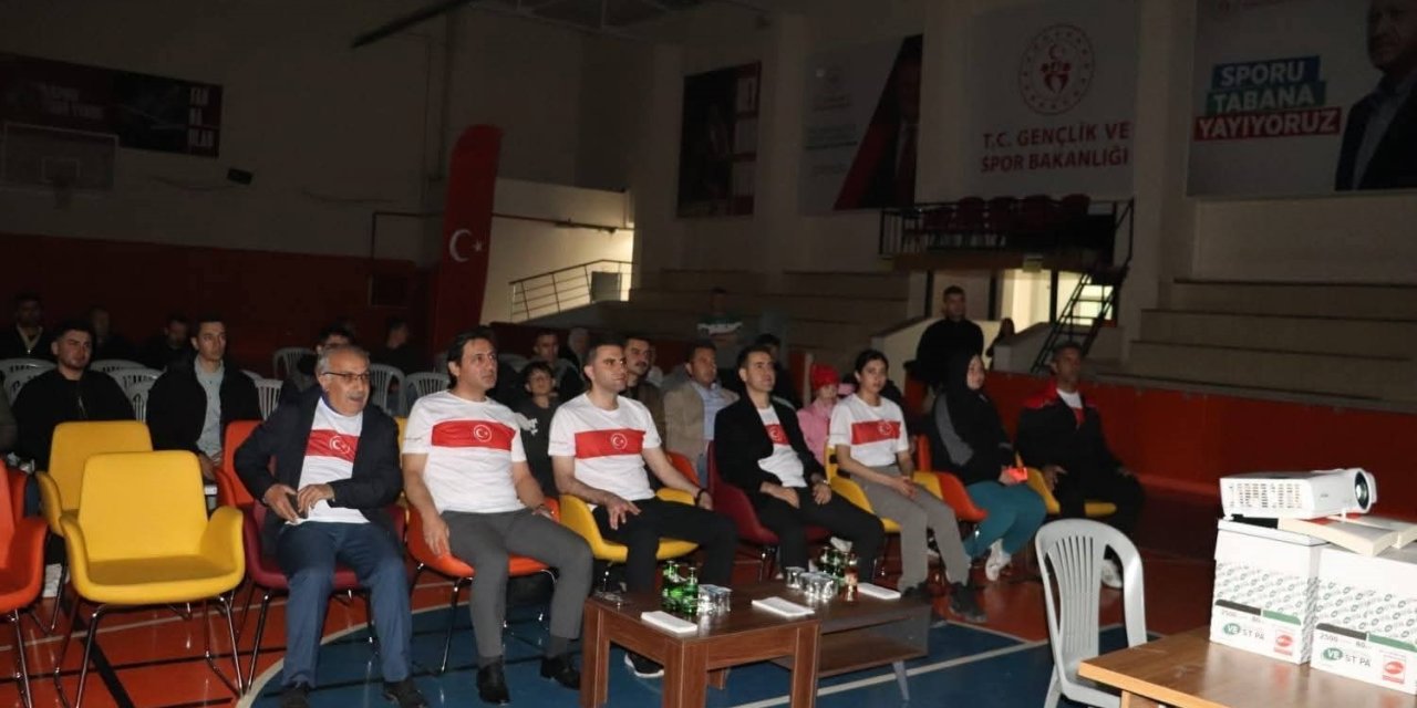 Selendi’de milli sevinç