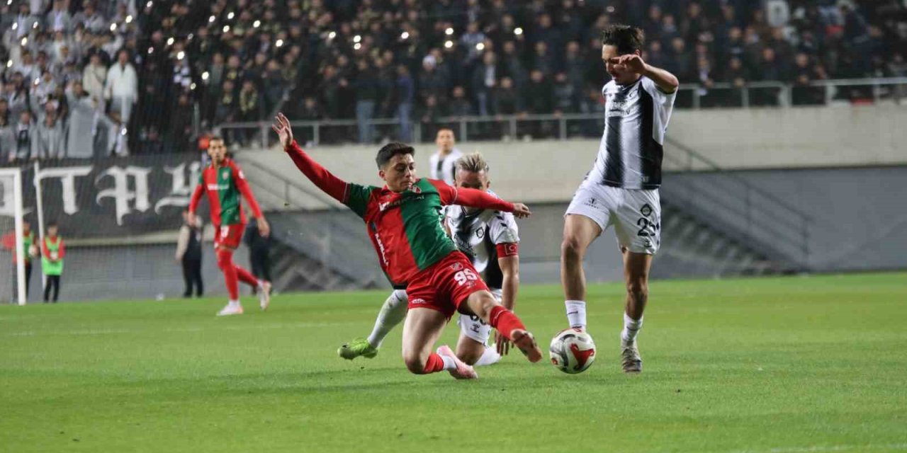 Karşıyaka’nın 20 yaşındaki yıldızı Berat Şahin parlıyor