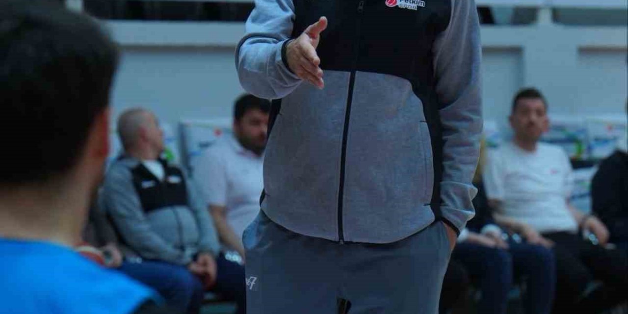 Aliağa Petkimspor’da yardımcı antrenörler de değişti