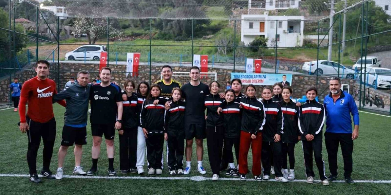 Bodrum Çiftlik Halı Saha Tesisleri vatandaşların kullanımına açıldı