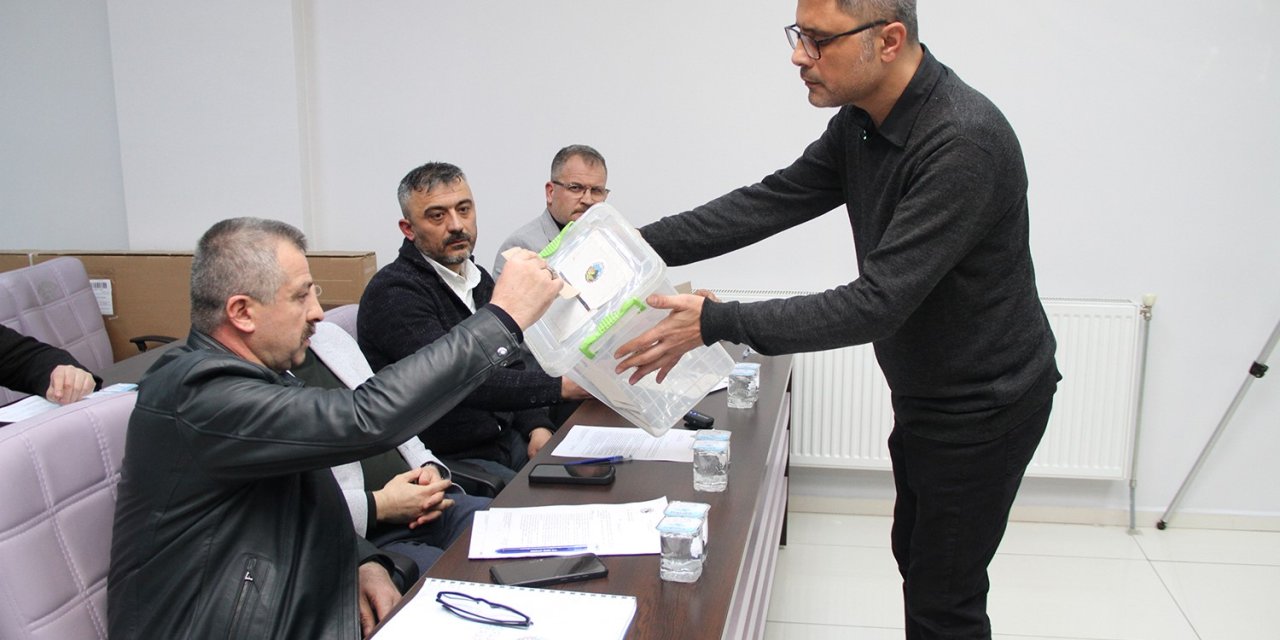 CHP’li belediyenin meclisinde CHP listeleri destek bulamadı