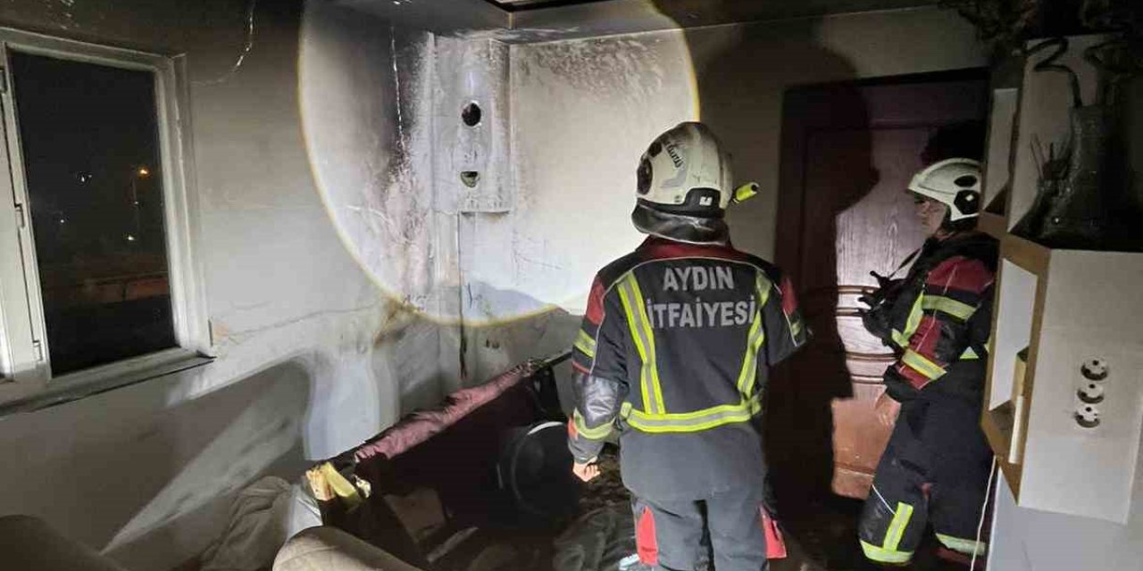 Efeler’de ev yangını: Biri çocuk 2 kişi dumandan etkilendi