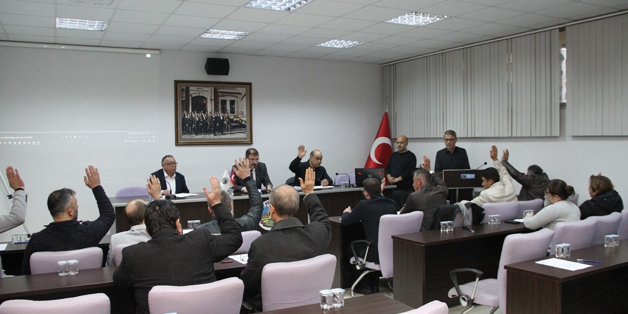 Kula Belediye Meclisi’nde 2025 faaliyet raporu reddedildi
