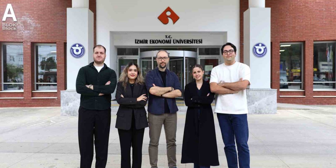 İEÜ’lü gençler, 27 katlı ofis tasarımıyla finale kaldılar