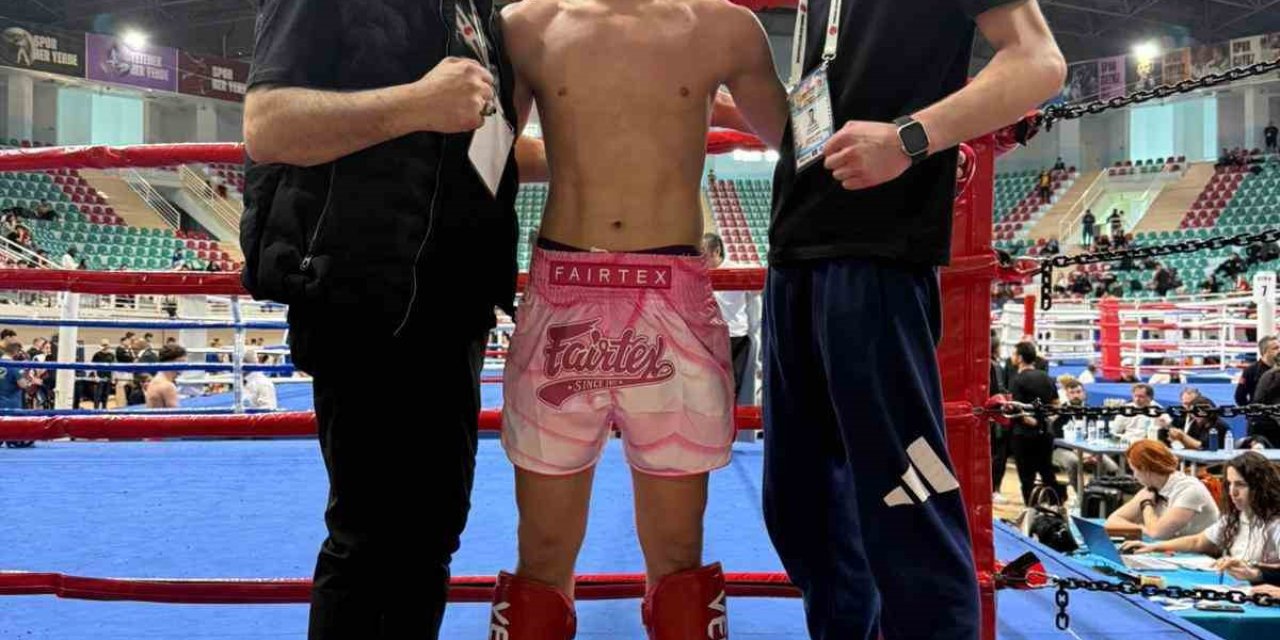 Kickboks Türkiye Şampiyonası’nda Afyonkarahisarlı sporculardan önemli başarı