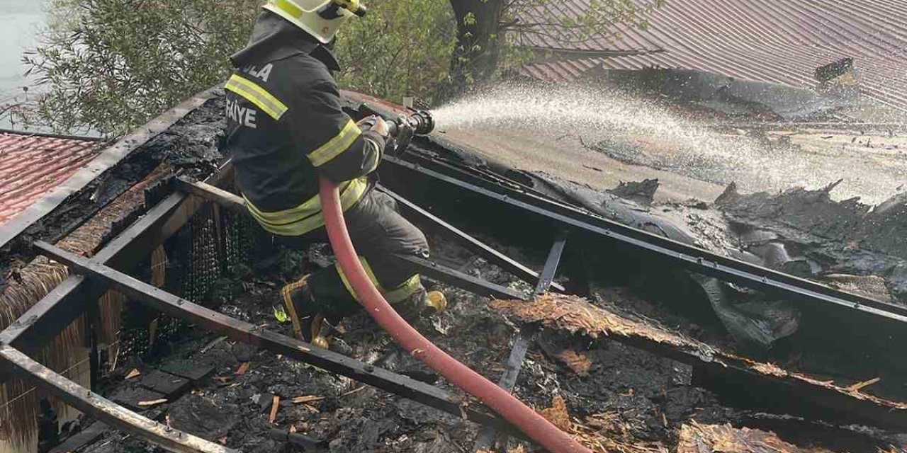 Ortaca Dalyan’da çatı yangını