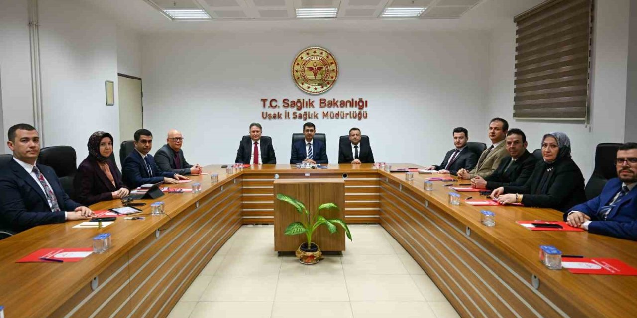 Vali Kartal, il genelinde yürütülen sağlık hizmetleri hakkında bilgi aldı.