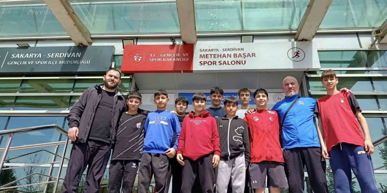 Yunusemreli güreşçiler Türkiye Şampiyonasına katılmaya hak kazandı