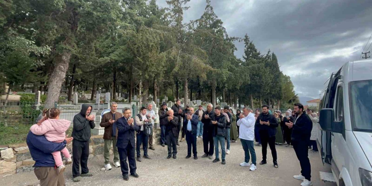 Datça’da umreciler dualarla uğurlandı