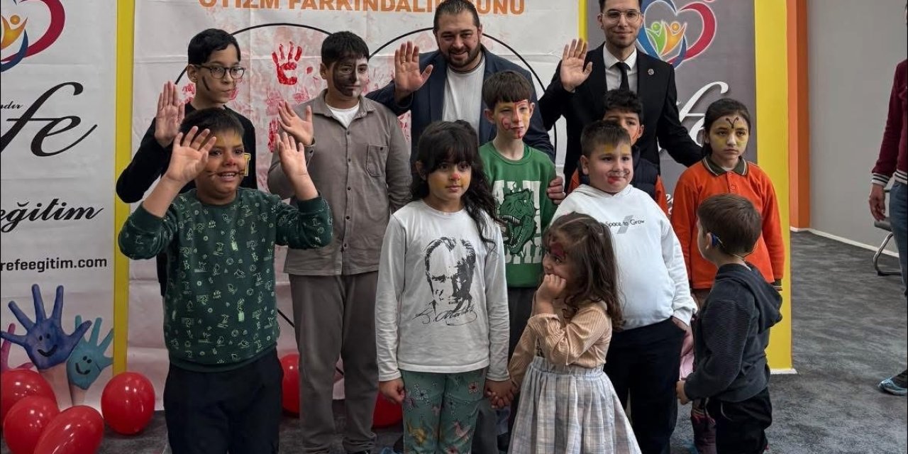 Bayındır’da Otizm Farkındalık Günü’nde renkli bowling şenliği