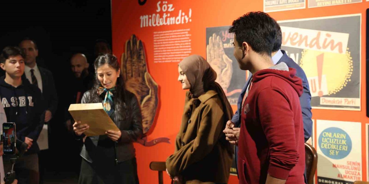 Bakan Tekin’den, Fadime öğretmene doğum günü sürprizi