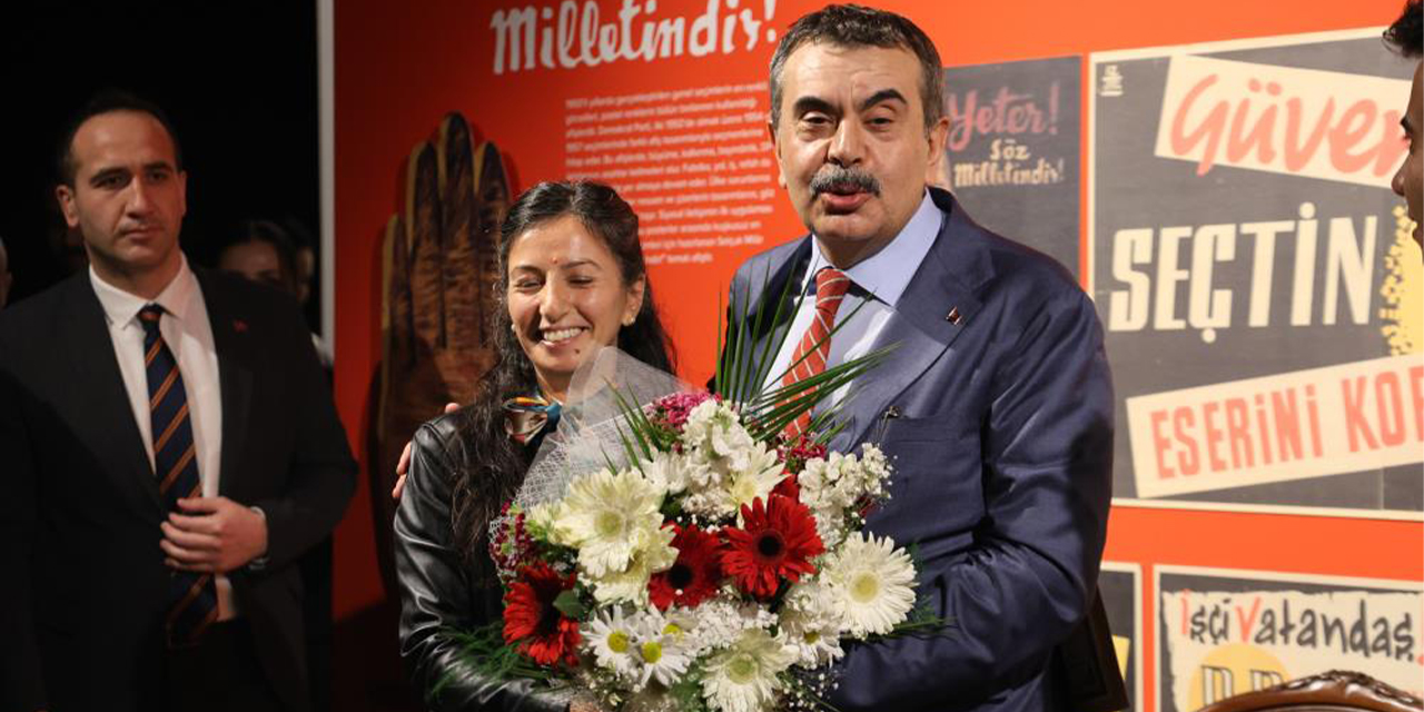 Bakan Tekin’den öğretmene sürpriz: “Soruşturma zarfından” doğum günü kutlaması çıktı