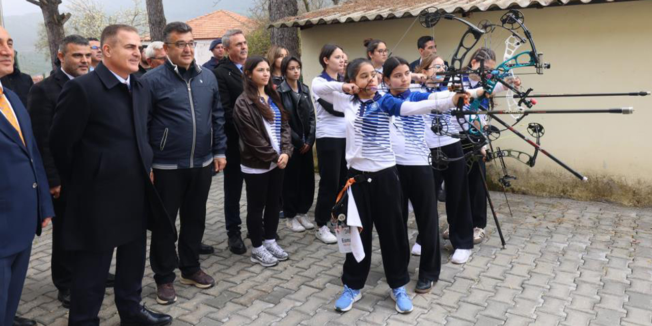 Vali Akbıyık’tan okçuluk antrenmanına ziyaret